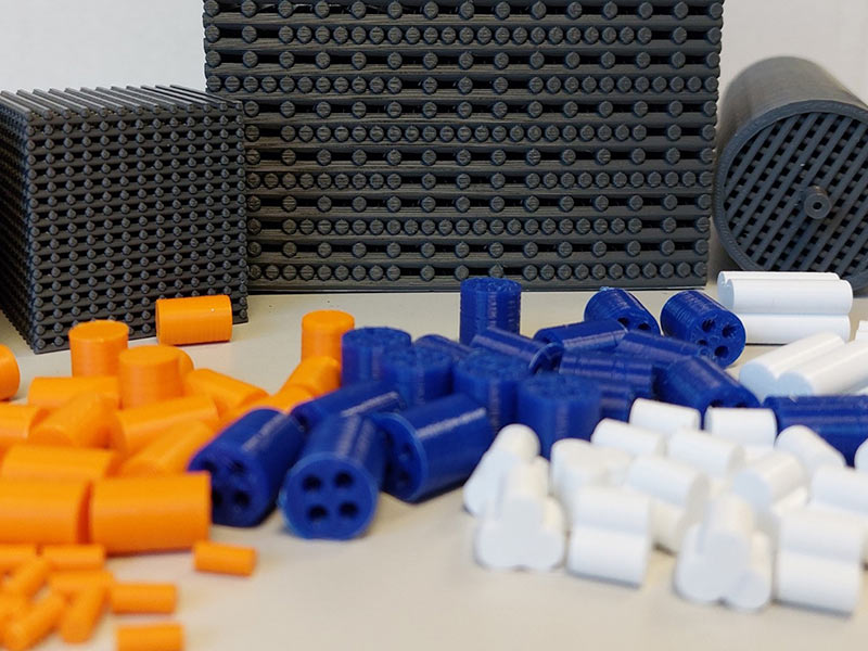 Gazing into a chemical reactor: how does gas flow through 3D-printed structures?