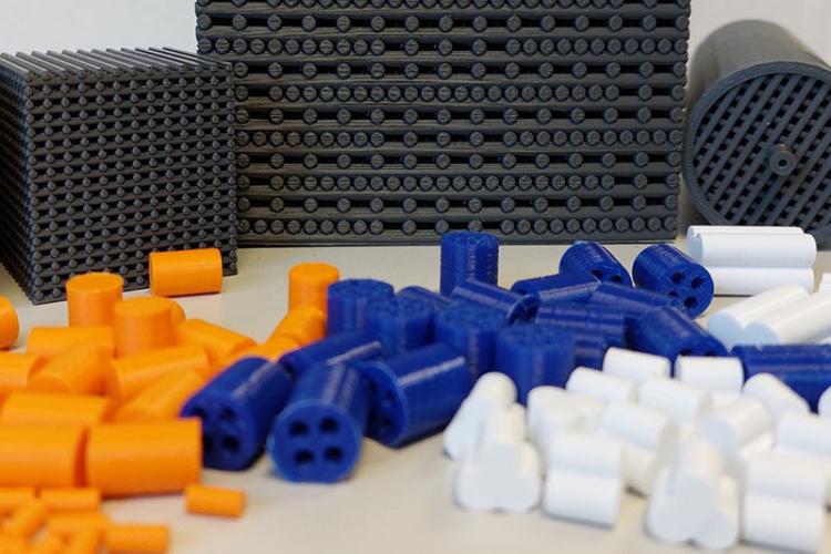 Gazing into a chemical reactor: how does gas flow through 3D-printed structures?